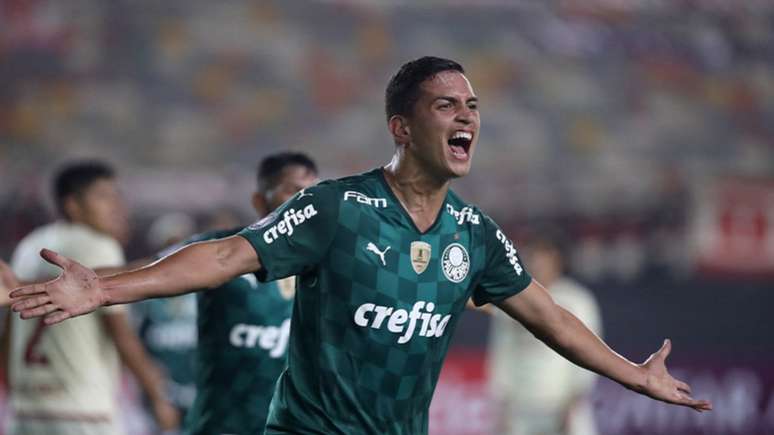 Renan marcou o gol da vitória Alviverde nos acréscimos (Foto: Raul SIFUENTES / POOL / AFP)
