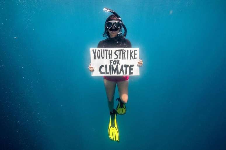 Shaama Sandooyea realizou a primeira 'greve' subaquática do mundo em março