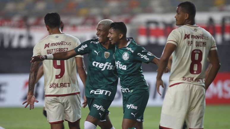 Palmeiras x Universitario: veja como assistir ao jogo AO VIVO e de graça