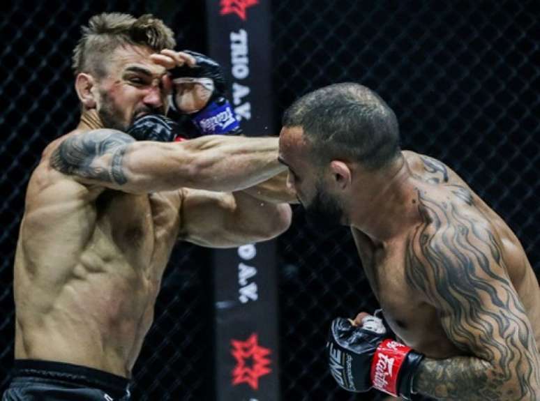 John Lineker alcançou sua terceira vitória em três lutas no evento (Foto: Divulgação ONE Championship)