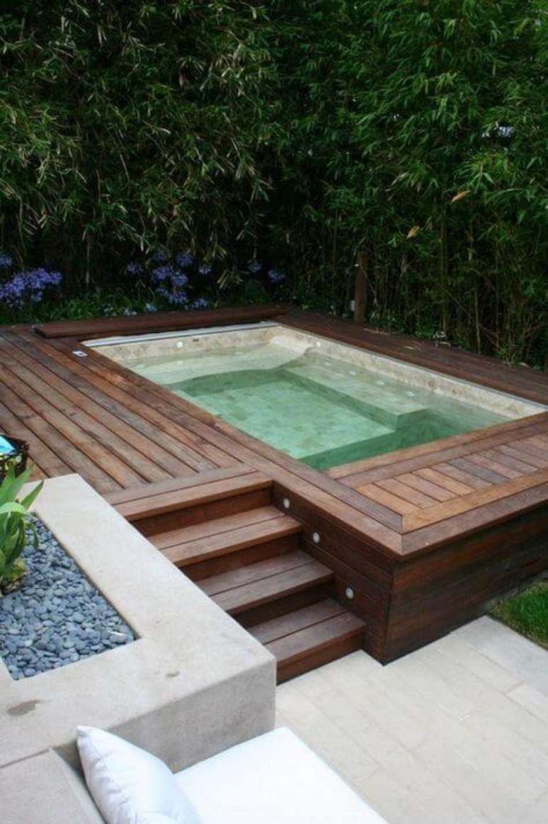 39. Piscina elevada pequena na área externa Foto Pinterest