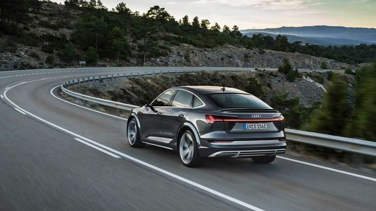 Audi e-tron S Sportback: três motores elétricos e 503 cv de potência. 