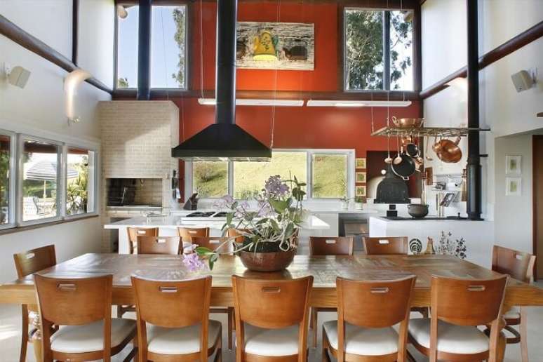 82. Decora&ccedil;&atilde;o moderna e sofisticada para essa casa de fazenda. Fonte: Pinterest