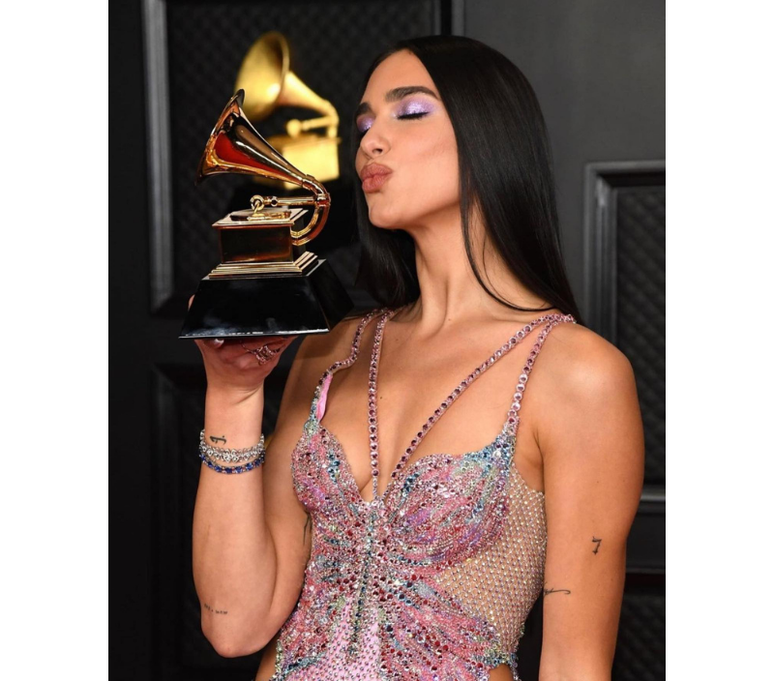 Reprodu&ccedil;&atilde;o / Instagram @dualipa