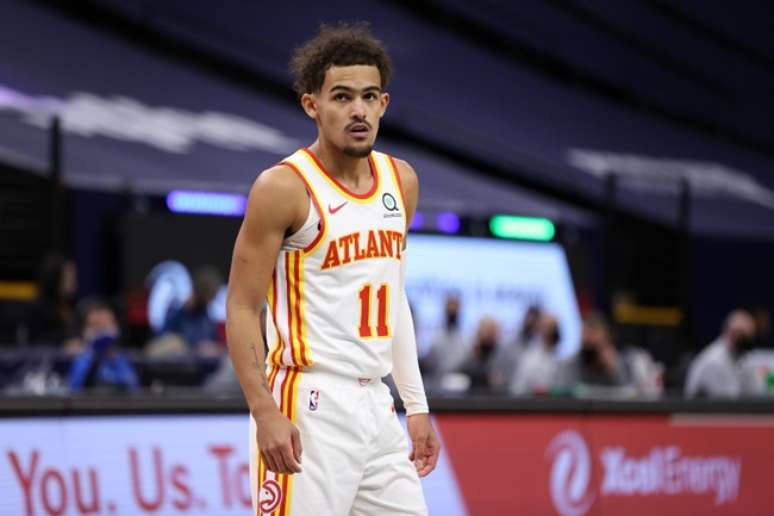 Lesão afasta Trae Young por três semanas das quadras