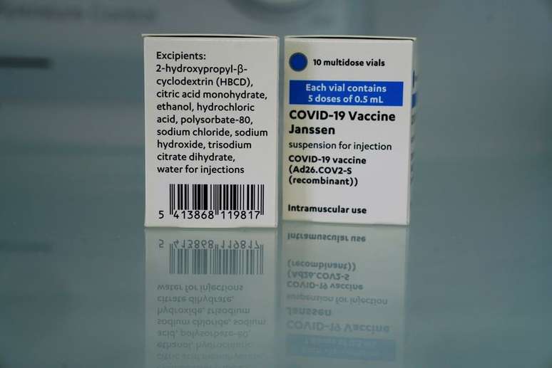Caixa com vacina da Johnson & Johnson contra Covid-19 em centro de vacinação em Pamplona, na Espanha
22/04/2021 REUTERS/Vincent West