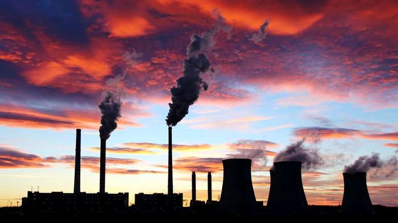 Usina de carvão; relatório projeta que Brasil, Estados Unidos, Canadá, Coréia do Sul e Austrália não devem alcançar metas ambientais, caso não adotem medidas ambientais extras