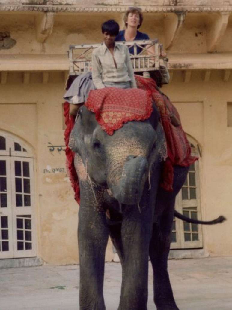 Mais do que um disfarce, Jonna Mendez contava com documentos falsos para encobrir sua identidade