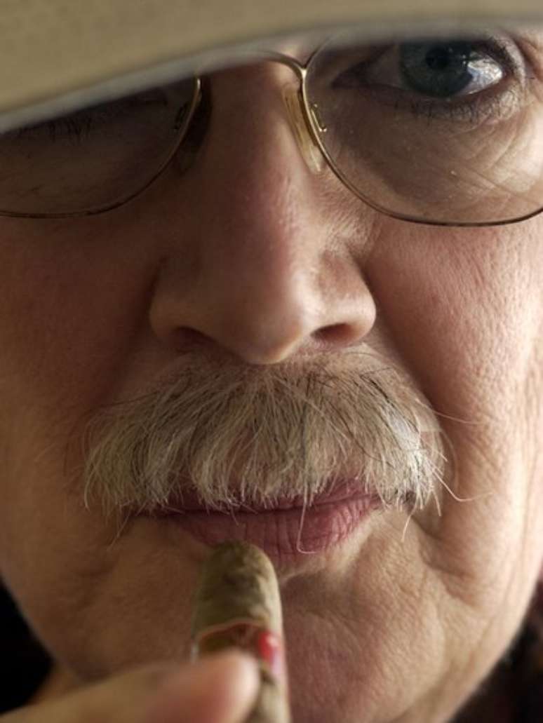 Consegue reconhecer Jonna por tr&aacute;s desse disfarce?