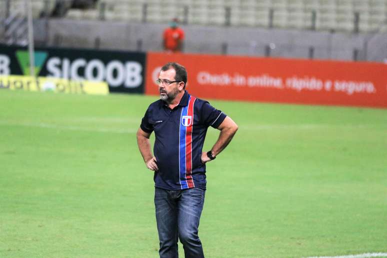 Fortaleza anuncia saída do técnico Enderson Moreira