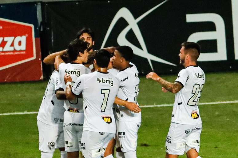 O jogador Mariano, do Atlético-MG, comemora o seu gol durante partida entre Athletic e Atlético-MG, válida pela décima primeira rodada do Campeonato Mineiro, na Arena Independência, na cidade de Belo Horizonte, MG, neste sábado, 24. 