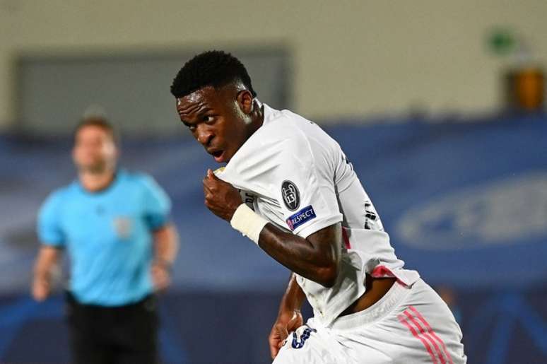 Vinícius quer marcar nome na história do clube merengue (GABRIEL BOUYS / AFP)