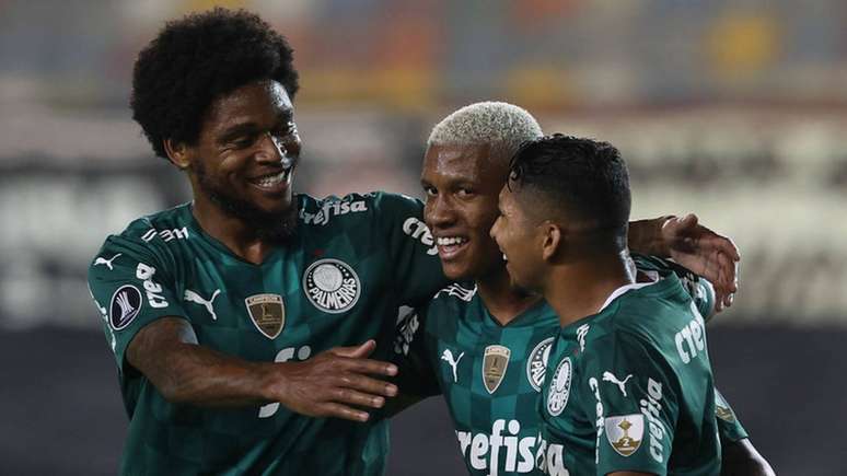 Luiz Adriano, Danilo e Rony celebram gol pela estreia da Libertadores 2021 (Foto: Cesar Greco/Palmeiras)