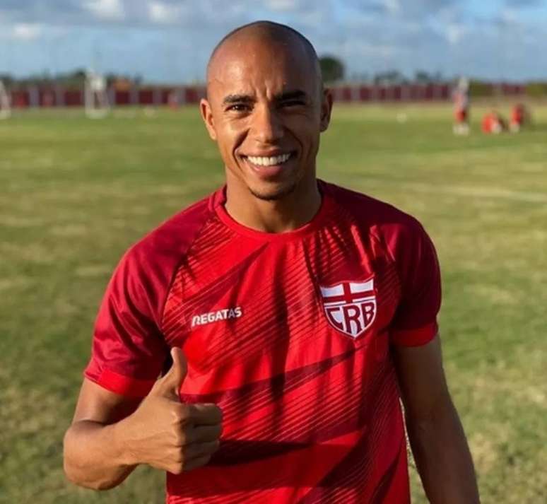 Reginaldo Lopes quer intensidade máxima da equipe na sequência da temporda (Foto: Divulgação / CRB)