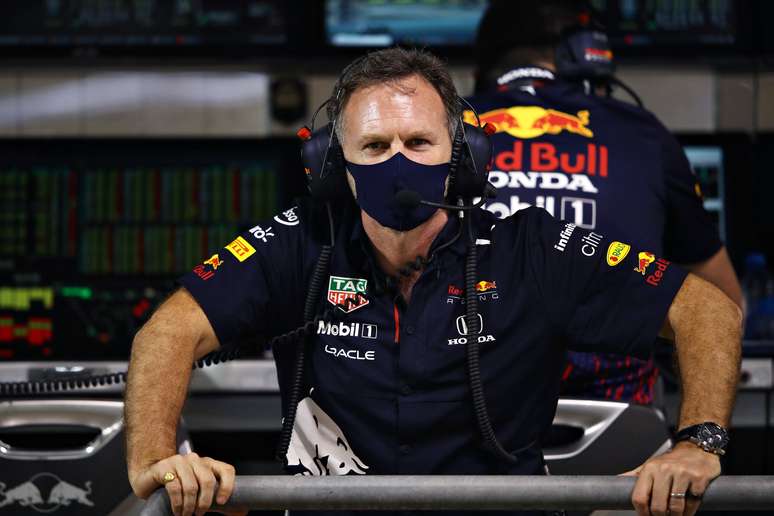 Christian Horner entende que ainda n&atilde;o h&aacute; como dizer quem est&aacute; na frente entre Red Bull e Mercedes 