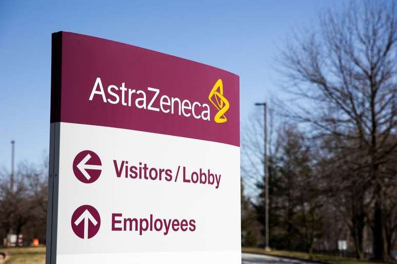 Logo da AstraZeneca em Wilmington, no Estado norte-americano de Delaware
22/03/2021 REUTERS/Rachel Wisniewski