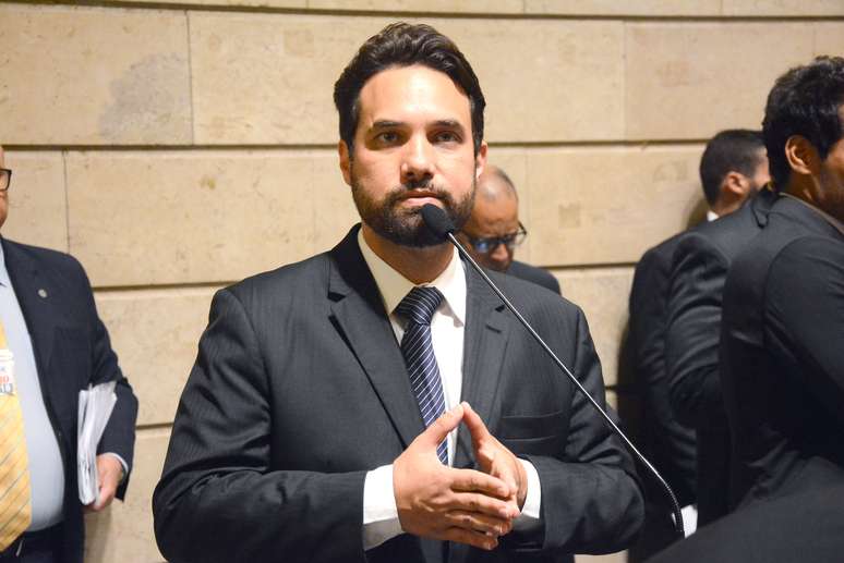 Presidente da Câmara do Rio aceita abertura do processo de cassação de Jairinho