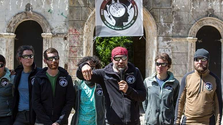 O explorador e cientista Christian Clot (centro) &eacute; o l&iacute;der do projeto