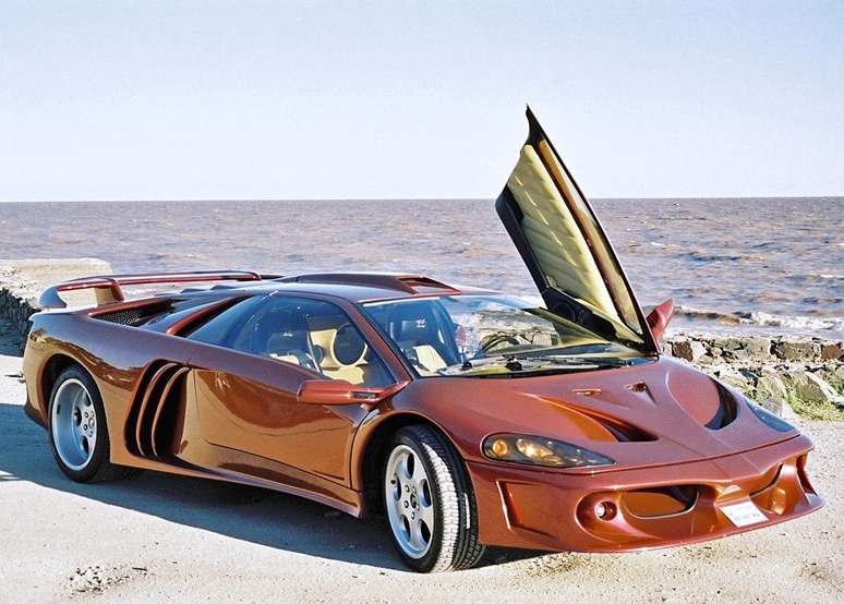 Lamborghini Coatl foi vendido de 1998 a 2004 e era baseado no modelo Diablo. 