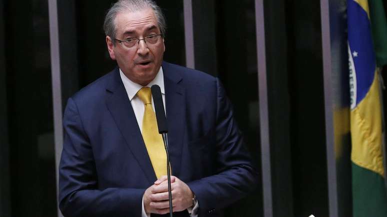 De acordo com os juristas, é improvável que Cunha aguarde o julgamento preso