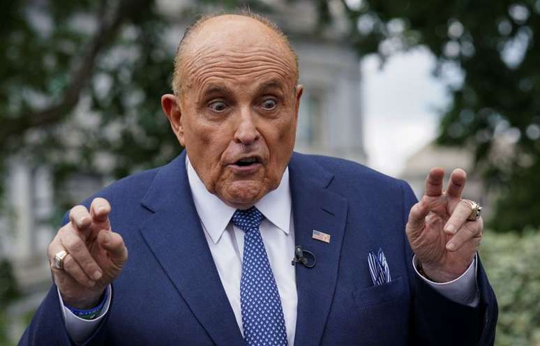 Rudolph Giuliani fala na Casa Branca
 1/7/2020    REUTERS/Kevin Lamarque