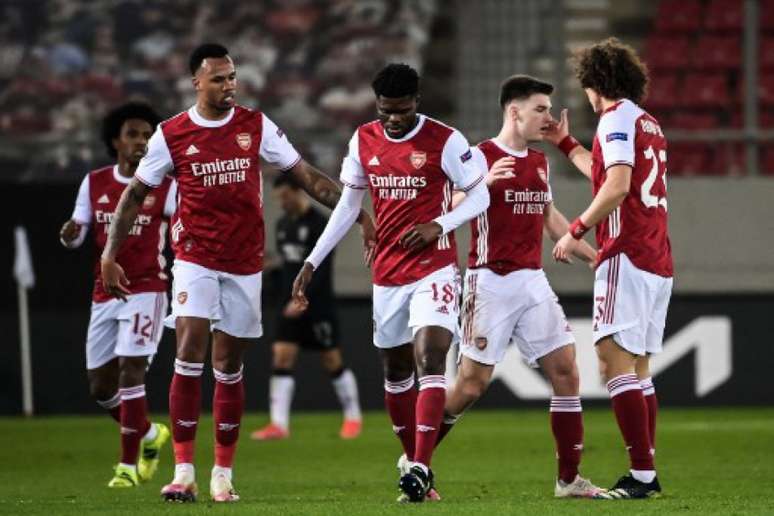 Arsenal viaja para a Espanha e enfrenta o Villarreal (Foto: ARIS MESSINIS / AFP)