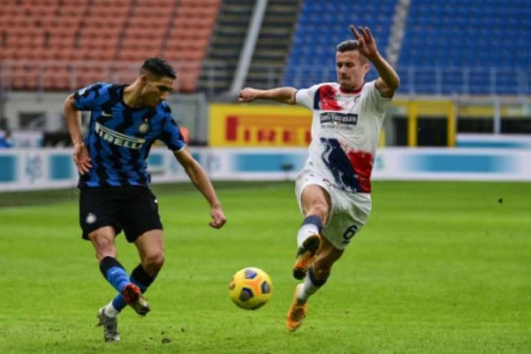 Inter de Milão enfrenta o Crotone fora de casa (Foto: MIGUEL MEDINA / AFP)