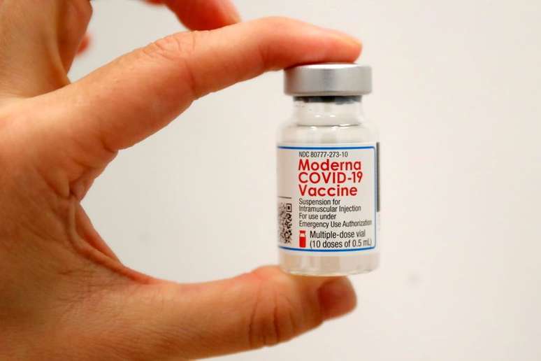 Frasco com vacina da Moderna em centro de Manhattan, Nova York
29/1/2021 REUTERS/Mike Segar