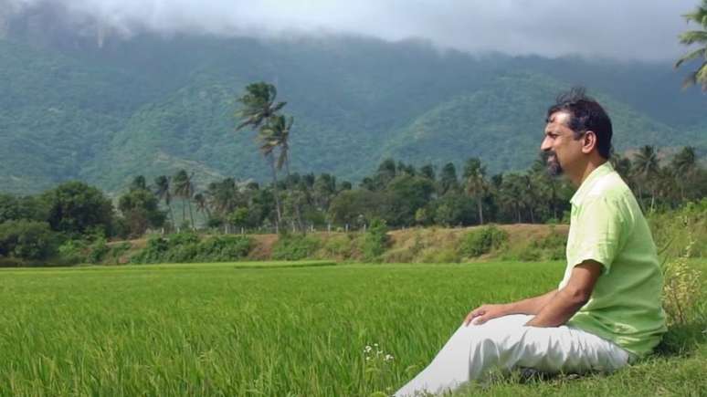 Sridhar desfruta da paz e do silêncio que a aldeia oferece