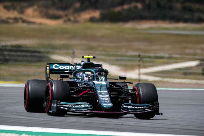 Vettel foi 15º no dia com a Aston Martin 