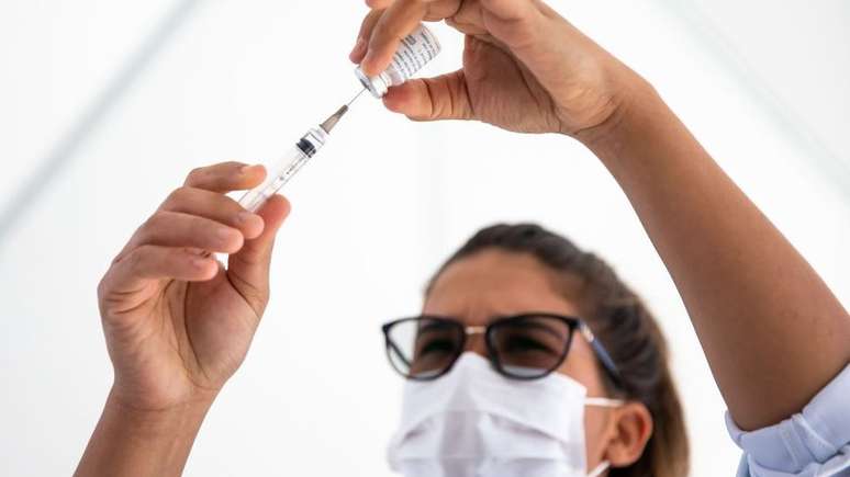 Quase um terço das cidades ficaram sem vacina para 2ª dose na última semana