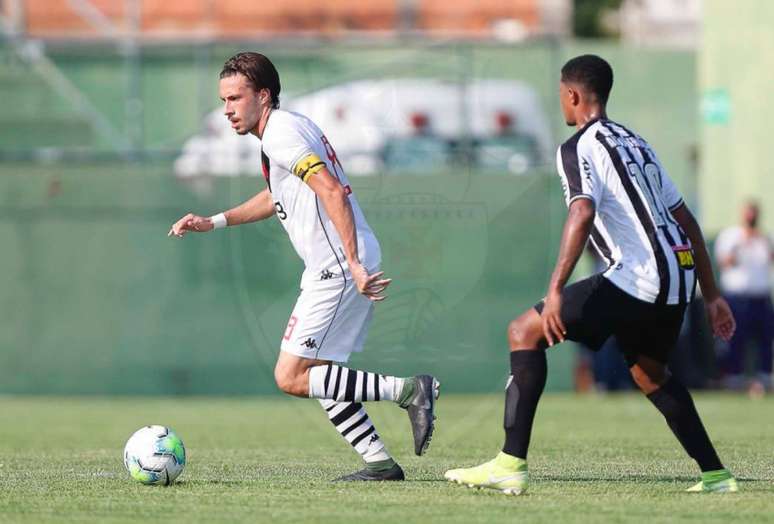 Caio Lopes entrou ainda no primeiro tempo no lugar de Romulo (Foto: Rafael Ribeiro/Vasco)