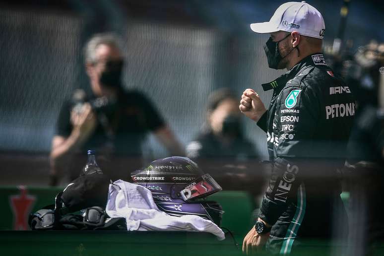 Valtteri Bottas não passou do terceiro lugar neste domingo em Portimão 