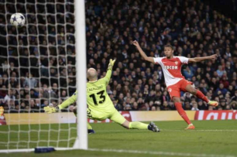 Gol de Mbappé contra o Manchester City (Foto: Oli Scarff / AFP)