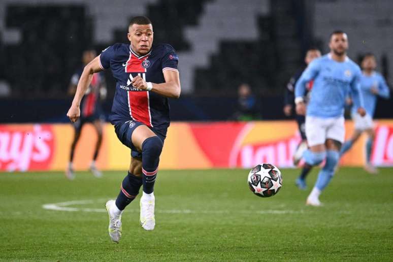 Mbappé teve atuação apagada contra o Manchester City na Champions (Foto: ANNE-CHRISTINE POUJOULAT / AFP)