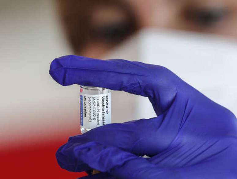 Vacina da Janssen é a primeira de dose única a ser aprovada para uso emergencial