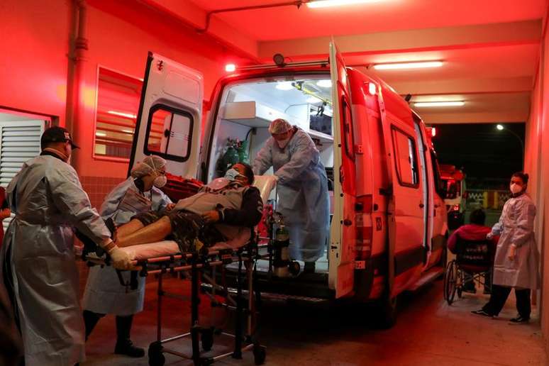 Samu em São Paulo
 3/5/ 2021 REUTERS/Amanda Perobelli