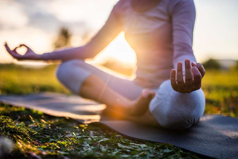 A técnica do ponto e do círculo vai ajudar a aumentar a sua concentração ao meditar