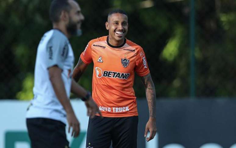 Jair voltou a ficar à disposição de Cuca, que ganha mais uma opção no meio de campo-(Pedro Souza/Atlético-MG)