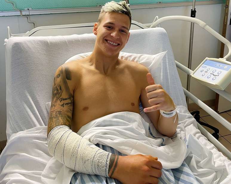Fabio Quartararo precisou de cirurgia no bra&ccedil;o direito 
