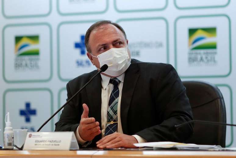 Ex-ministro da Saúde Eduardo Pazuello durante entrevista coletiva em Brasília
15/03/2021 REUTERS/Ueslei Marcelino