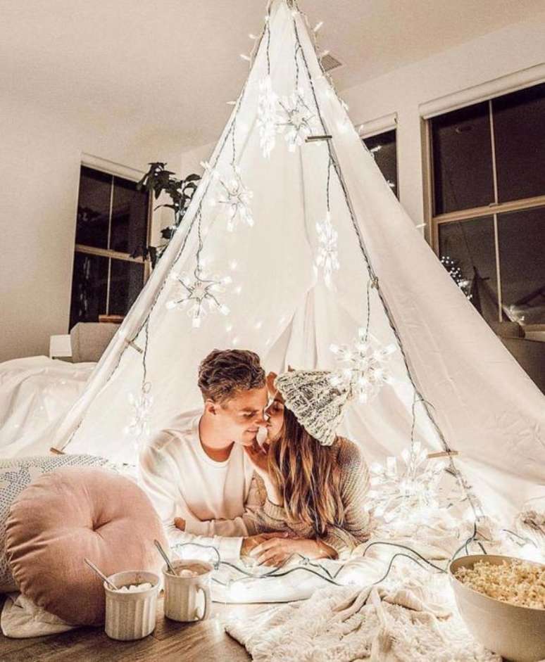 9. Cabana rom&acirc;ntica em casa &ndash; Foto Ruffled Blog