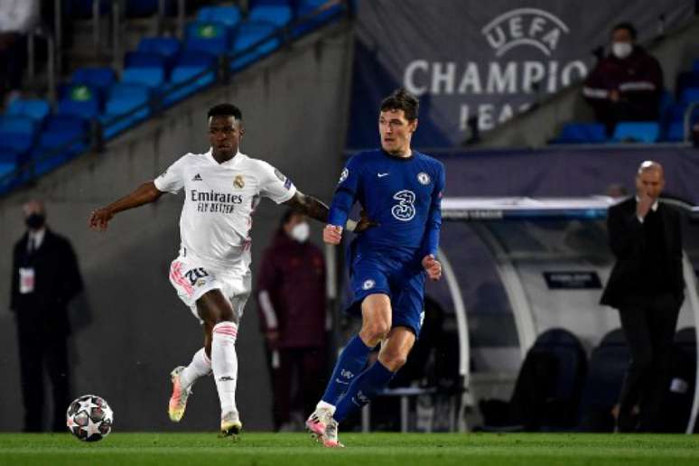 Vini Jr viu o Real Madrid cair para o Chelsea nesta quarta-feira (Foto: PIERRE-PHILIPPE MARCOU / AFP)