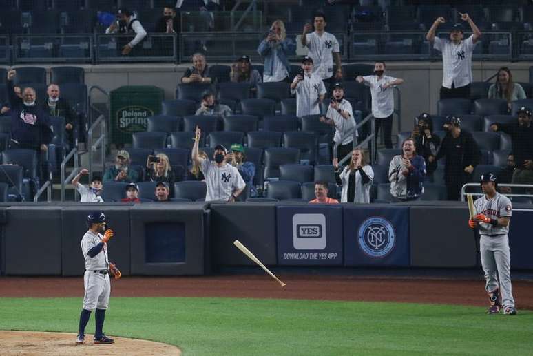 Torcedores do Yankees durante partida do time contra o Astros em Nova York
04/05/2021
Brad Penner-USA TODAY Sports