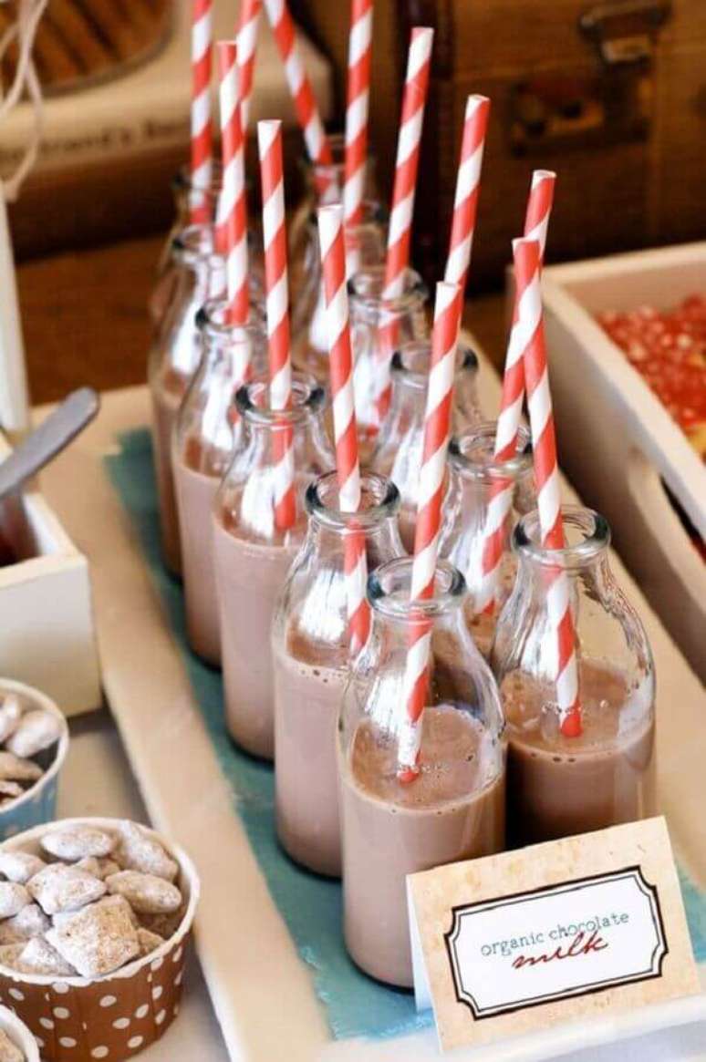 53. Que tal um chocolate quente para sua festa do pijama? – Foto: Under The Teepee