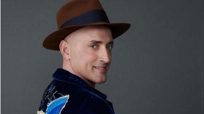 Uma das maiores revela&ccedil;&otilde;es da nova gera&ccedil;&atilde;o do humor nacional, ator tinha 42 anos e deixa marido e dois filhos; ele havia sido internado no dia 13 de mar&ccedil;o