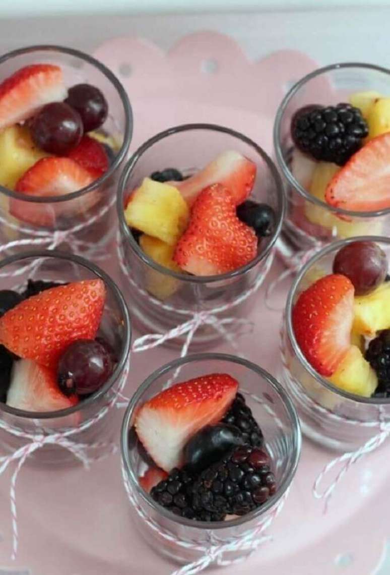 16. Frutinhas ficam linda na decoração e ainda são saudáveis e saborosas