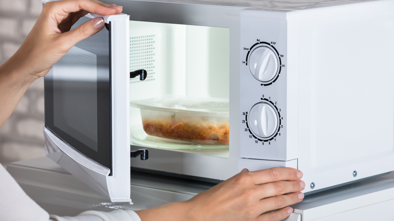 O forno micro-ondas é mais útil do que você imaginava!
