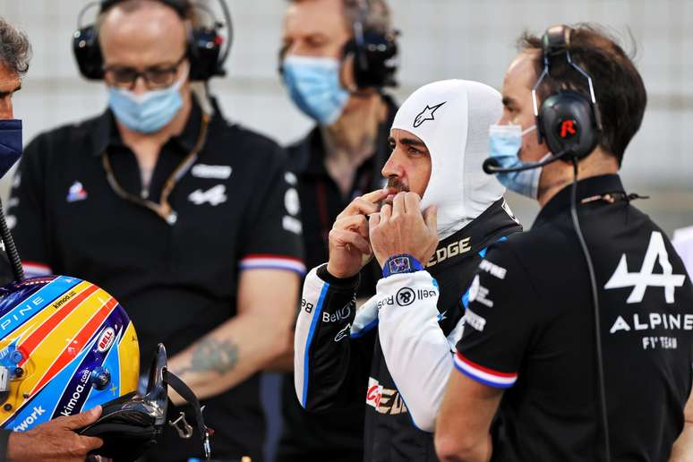 Fernando Alonso pediu tempo antes de análises mais aprofundadas sobre sua performance 