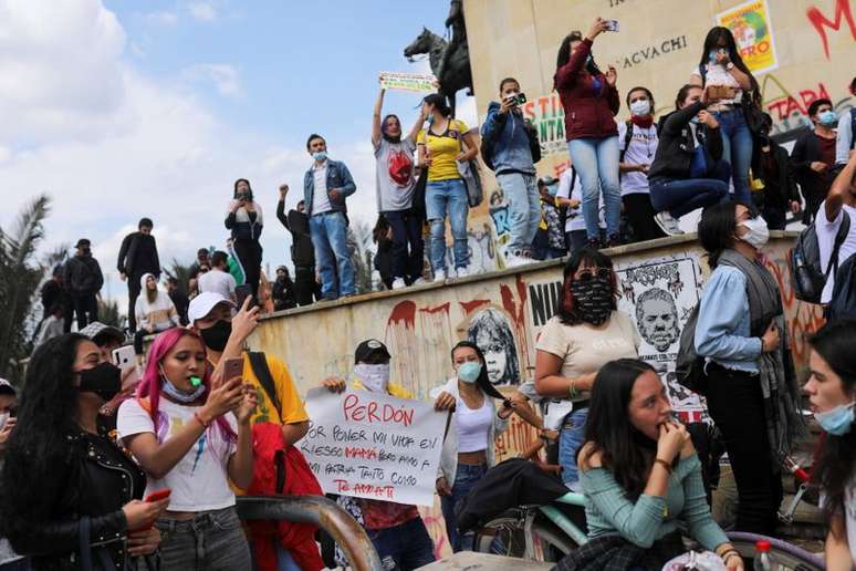 Protesto em Bogotá
 6/5/2021   REUTERS/Luisa Gonzalez